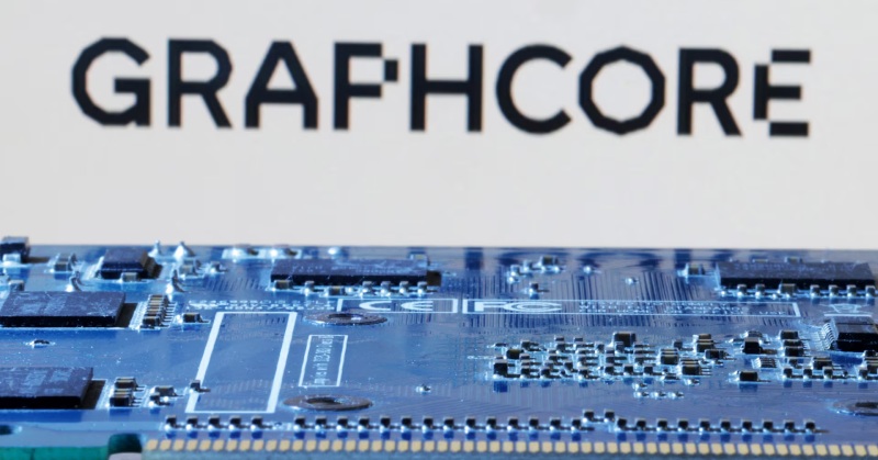 In a deal between SoftBank and Graphcore, SoftBank acquires a UK AI chipmaker Graphcore