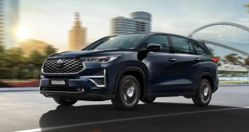 Bold New Look for a Classic: Toyota Innova Hycross Exclusive Edition Launched