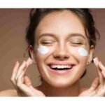 5 Excellent Reasons to Include Curd into Your Summertime Skincare Routine