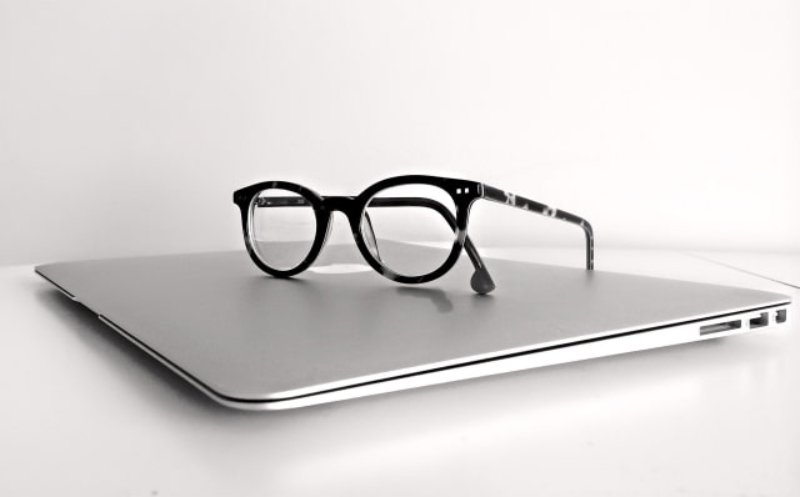The Siri-enabled AR glasses to be released by Apple in 2026